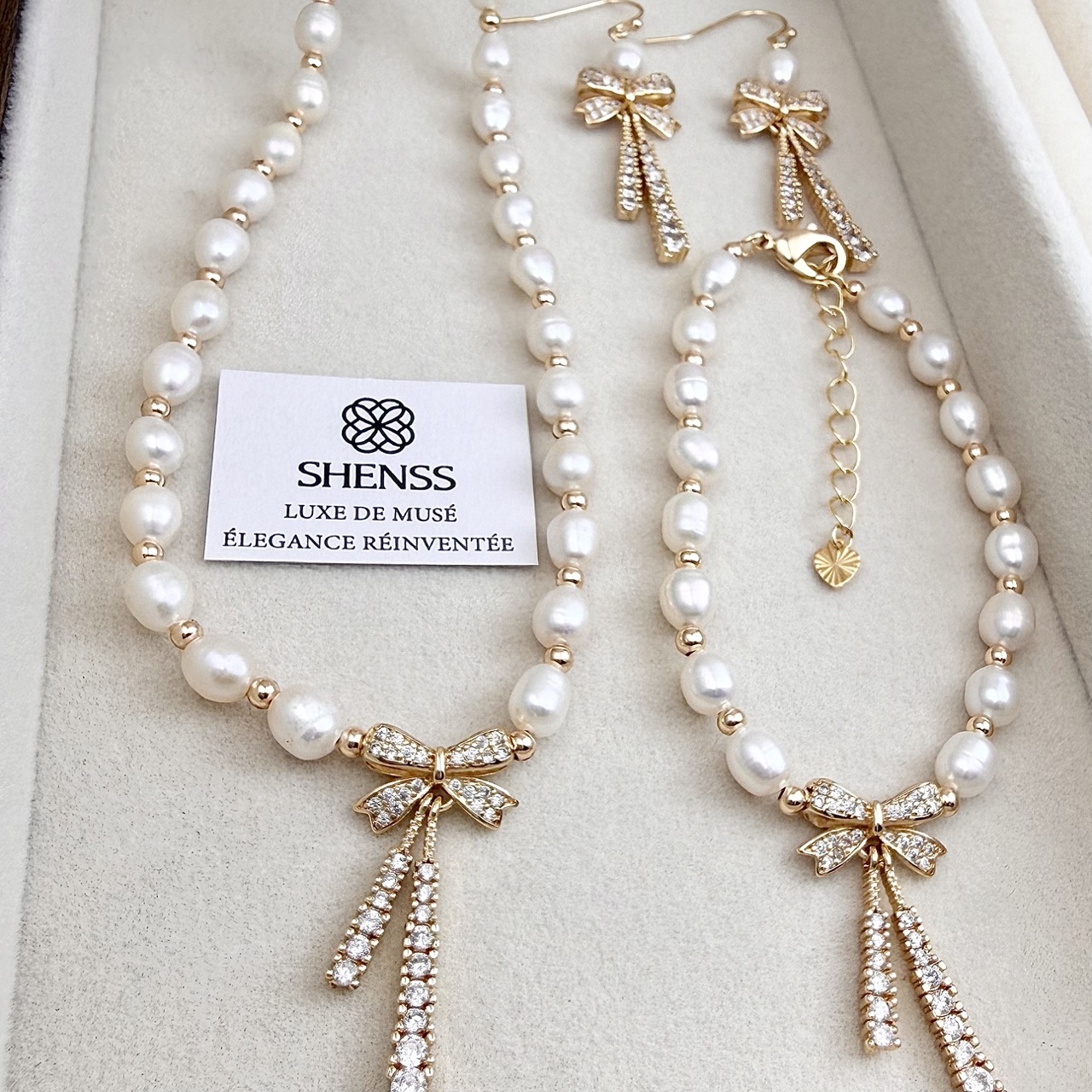 Pearl Necklace Set - Conjunto de Joias de Luxo Leve
